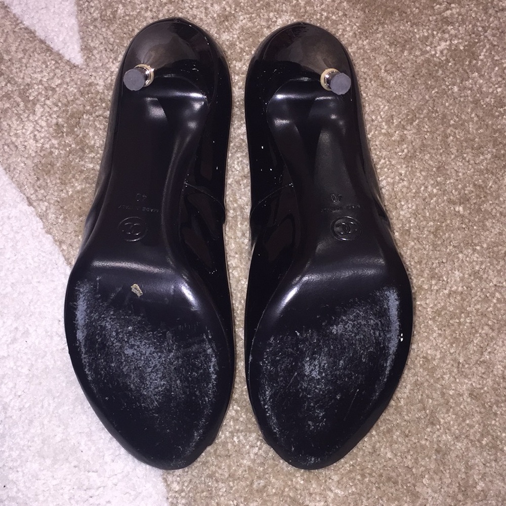 black with pearl chanel heels - Picture 4 of 8